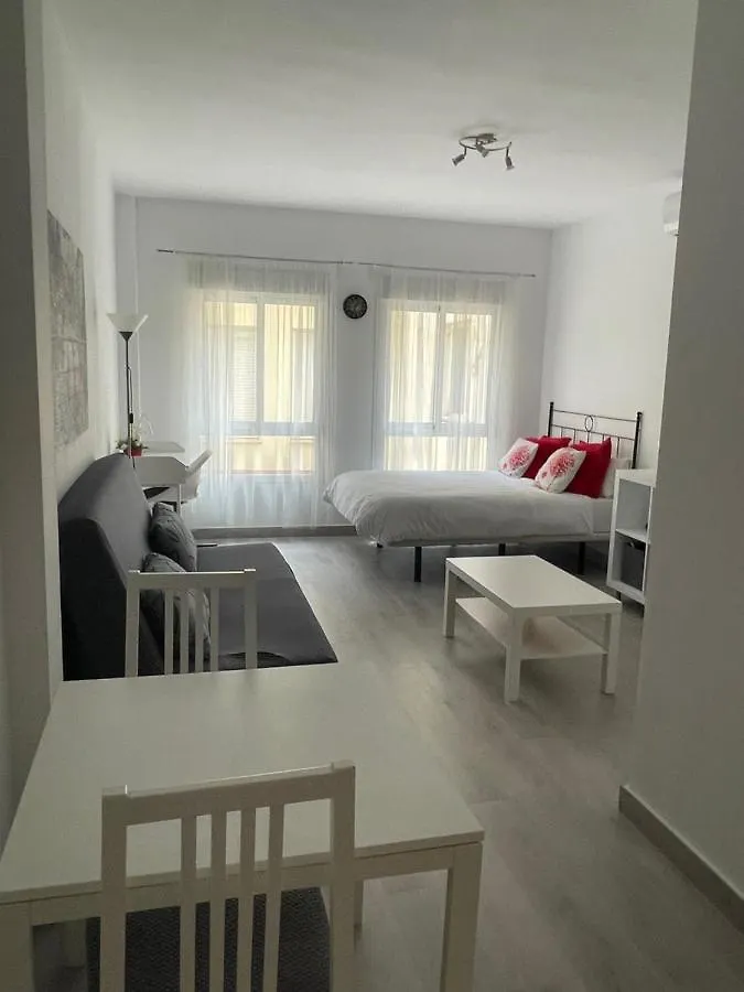 Estudio completo en centro de Málaga